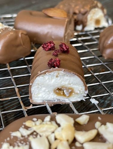 [Юлия Бугимбаева] Творожные сырки (2024)