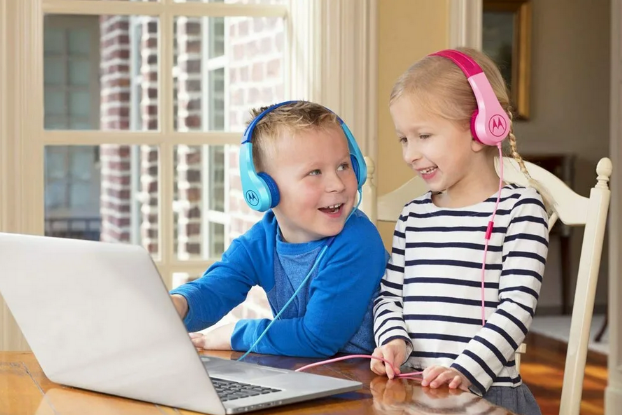 [Людмила Мельникова, Ольга Сухова] Видео-уроки для игры с детьми. Звук и слух (2023)