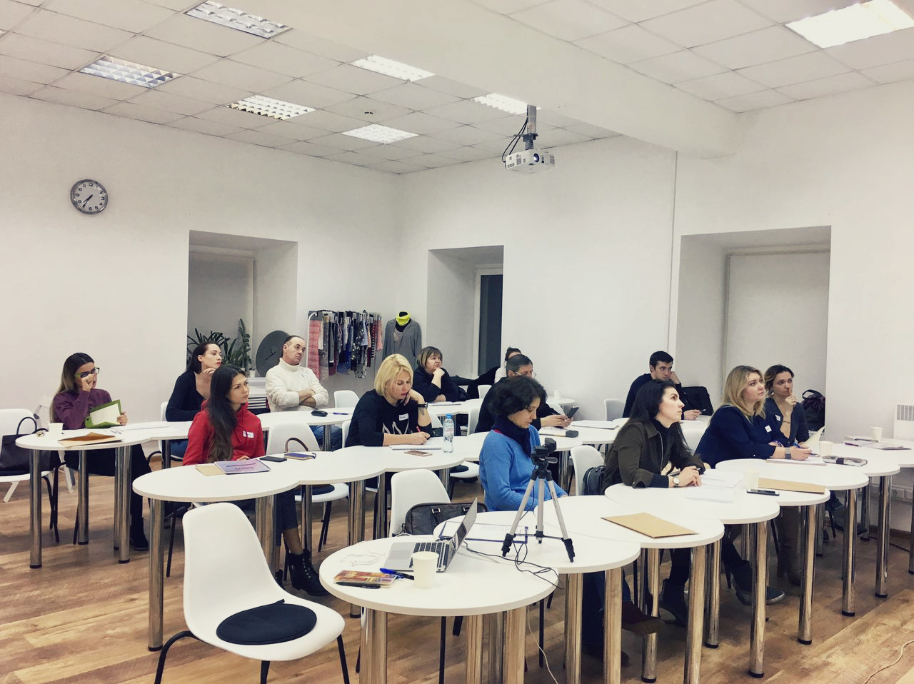 [Fashion Factory School] Управление брендом детской одежды - Научитесь производить, продвигать и продавать одежду для детей всех возрастов